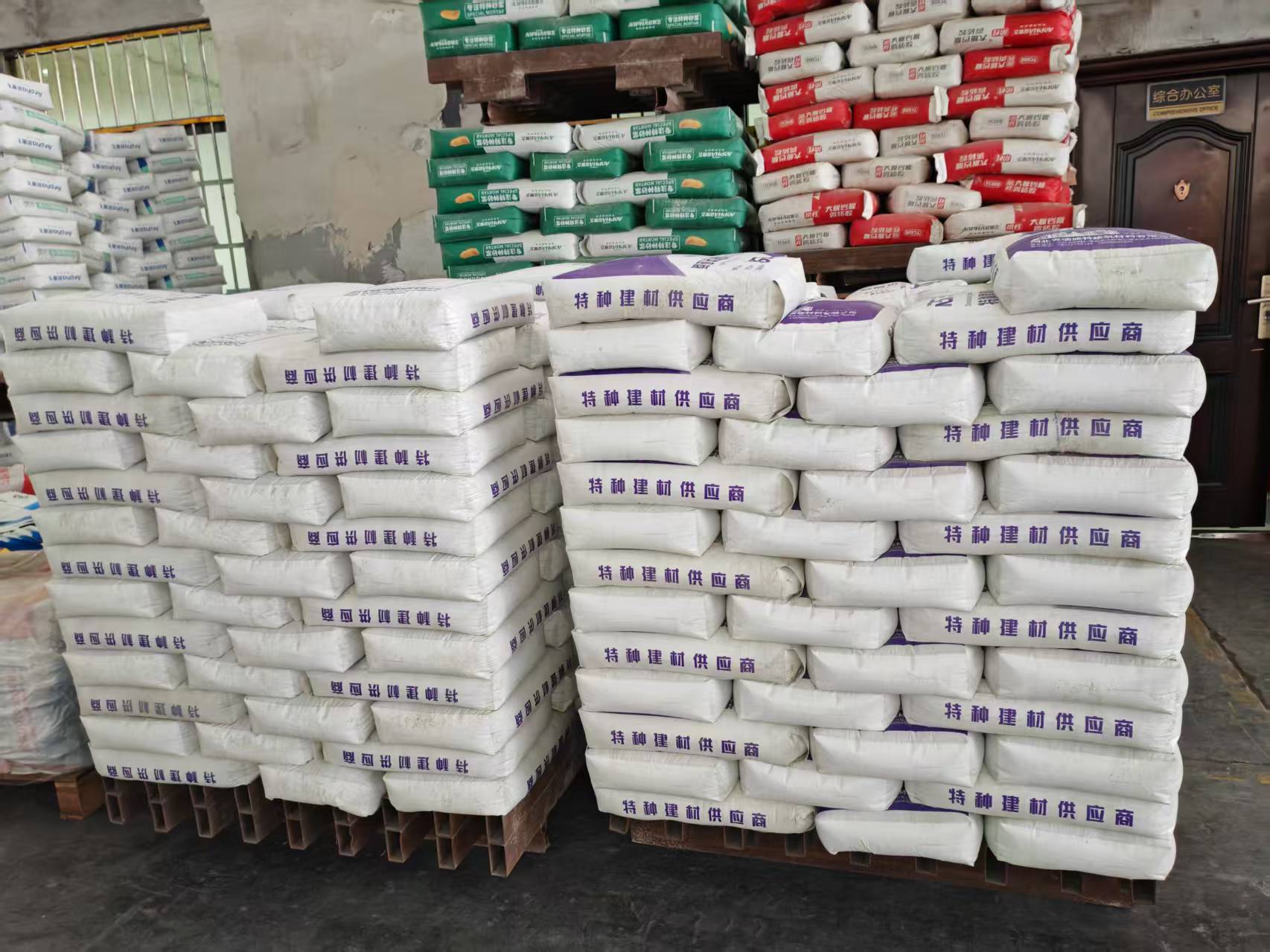 灞桥拱顶带模注浆料