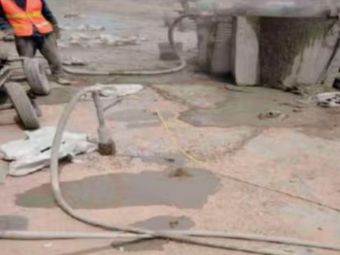 灞桥水泥混凝土路面板底注浆技术 路面脱空注浆整治方案